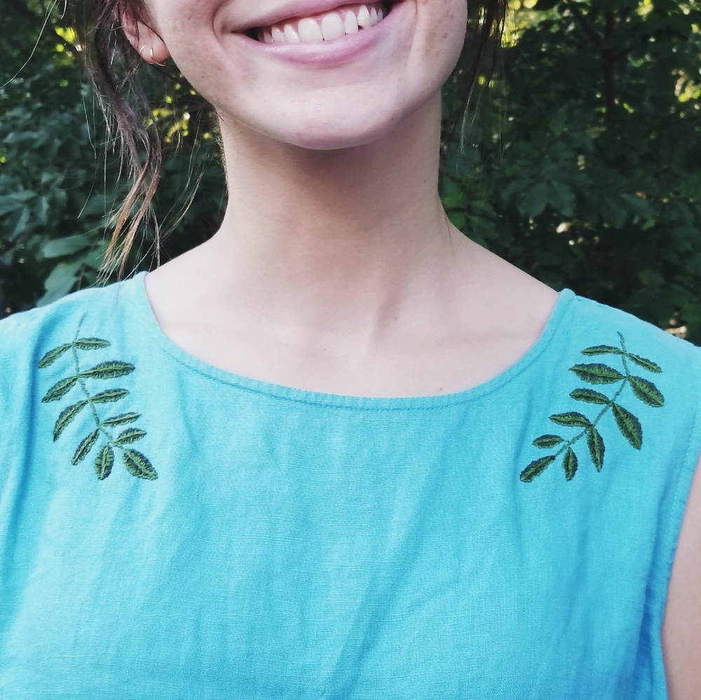 Hand-Embroidered Linen Top - Picture 2 of 3